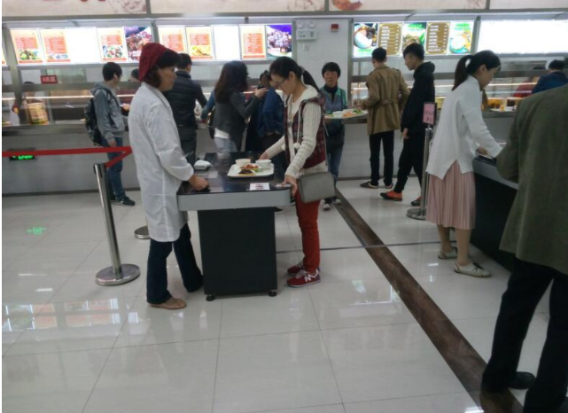 西北师大有家“智慧餐厅”，学生自己当经理，自助选餐无人结算！
